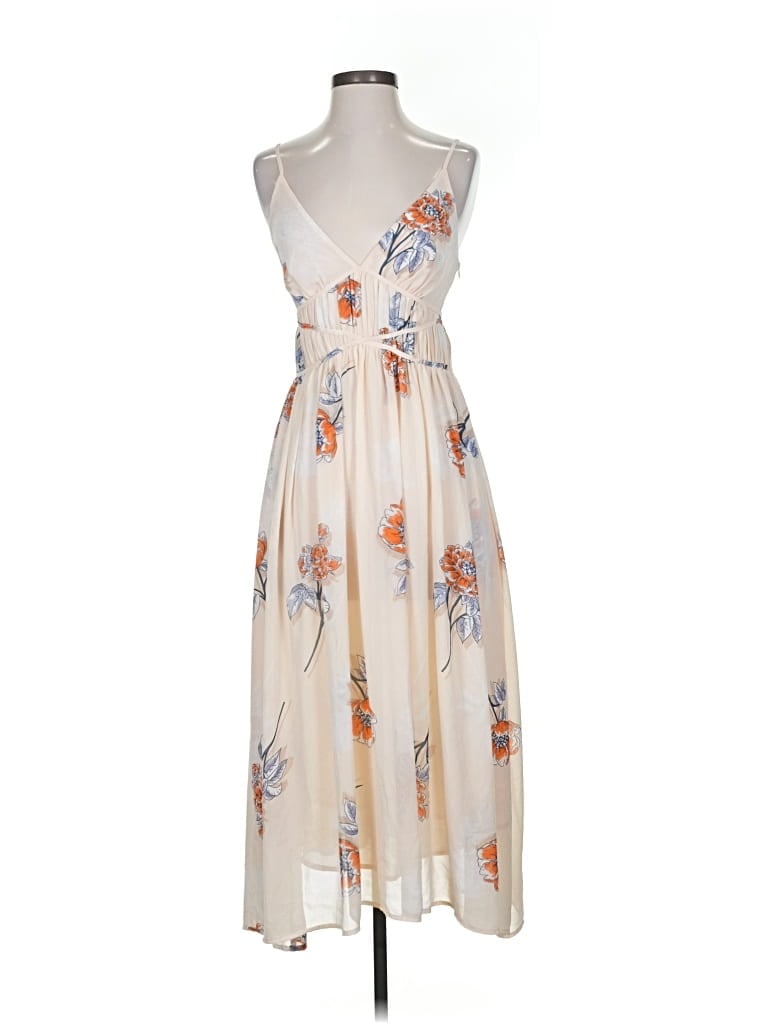 Pre-owned Astr Casual Dress In White