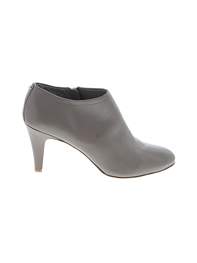 Pre-owned Vince Camuto Ankle Boots In Gray