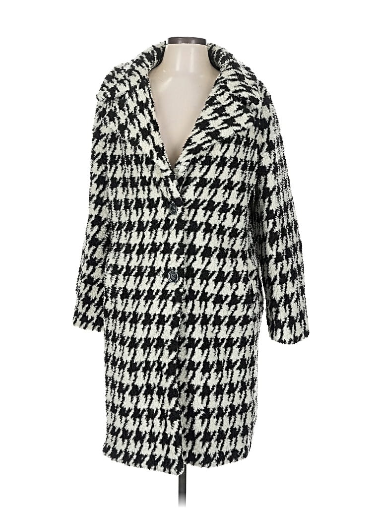 Pre-owned Tahari Coat In White
