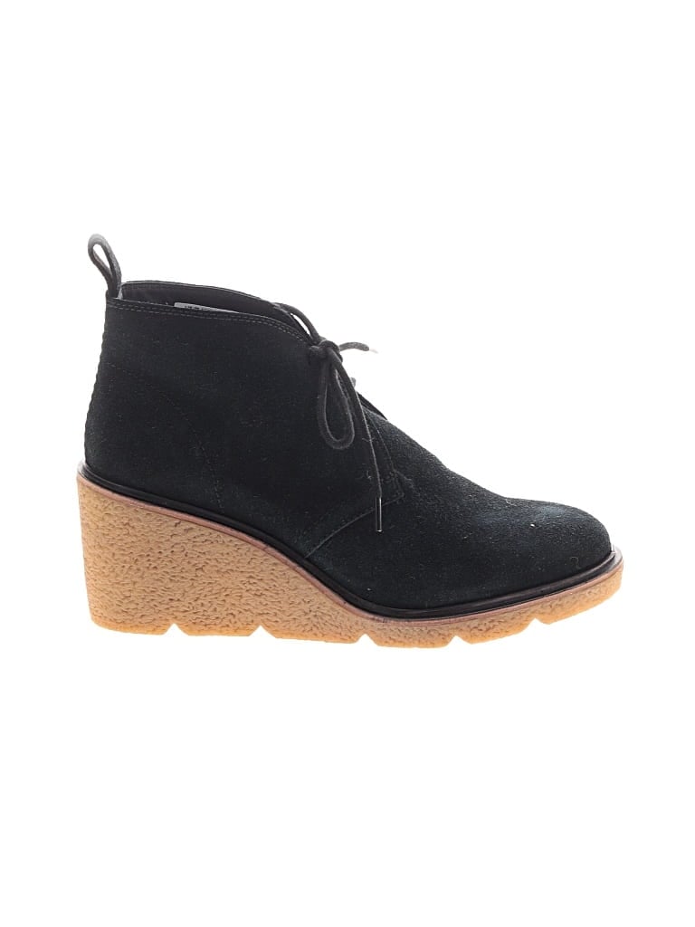 Pre-owned Clarks Ankle Boots In Black