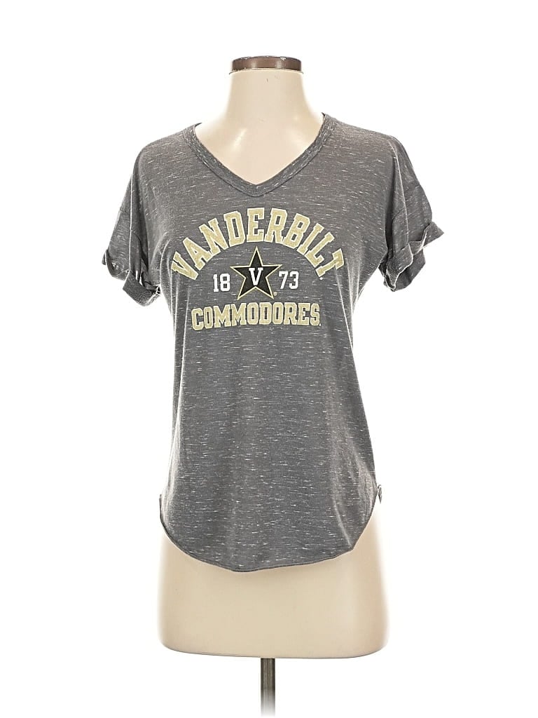 Click to view more detailed imagery on our partner's website Pre-owned Blue 84 Short Sleeve T-shirt In Gray