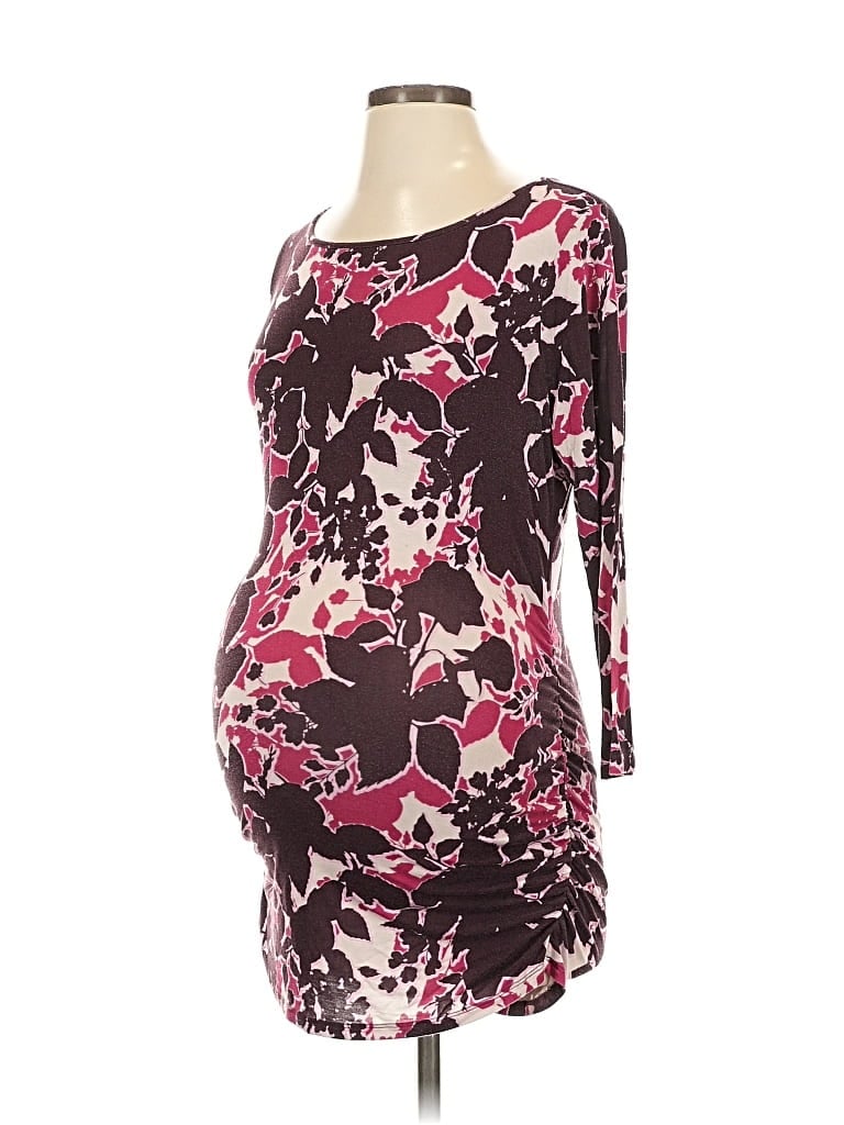 Pre-owned Motherhood 3/4 Sleeve T-shirt In Burgundy