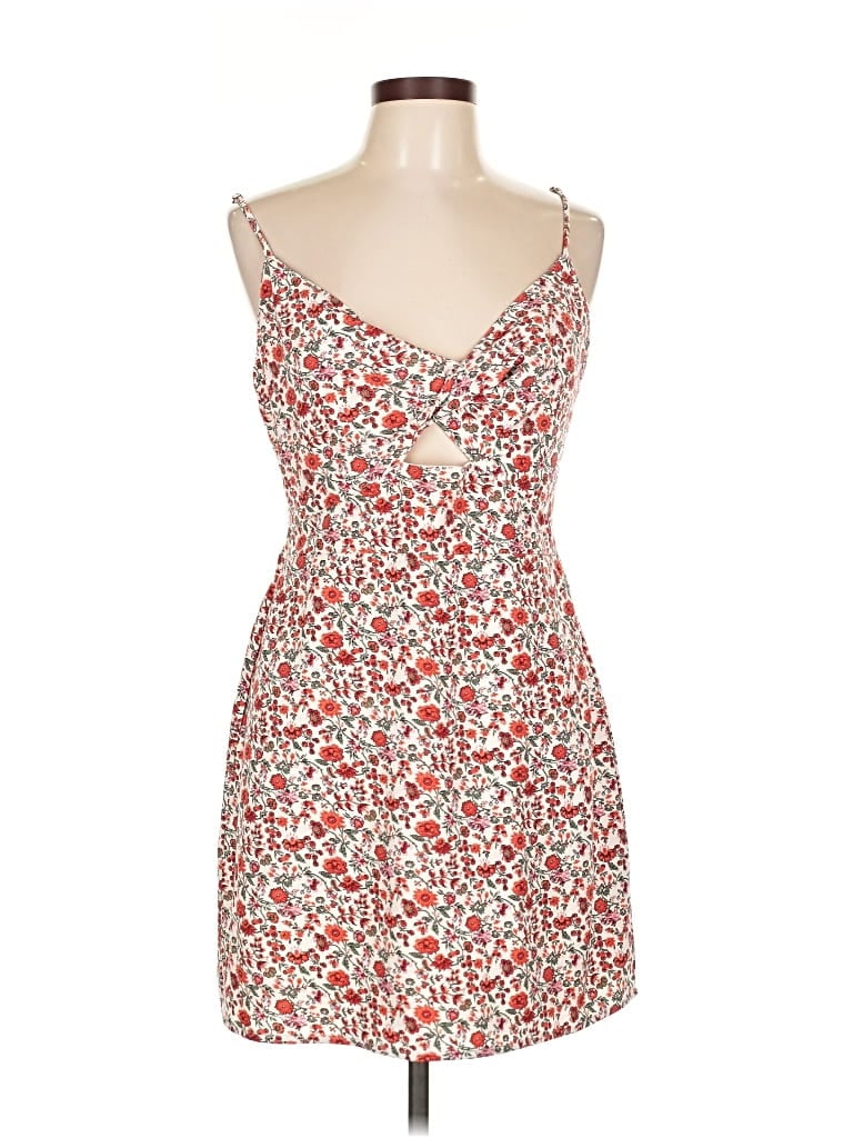Click to view more detailed imagery on our partner's website Pre-owned Abercrombie & Fitch Casual Dress In Red
