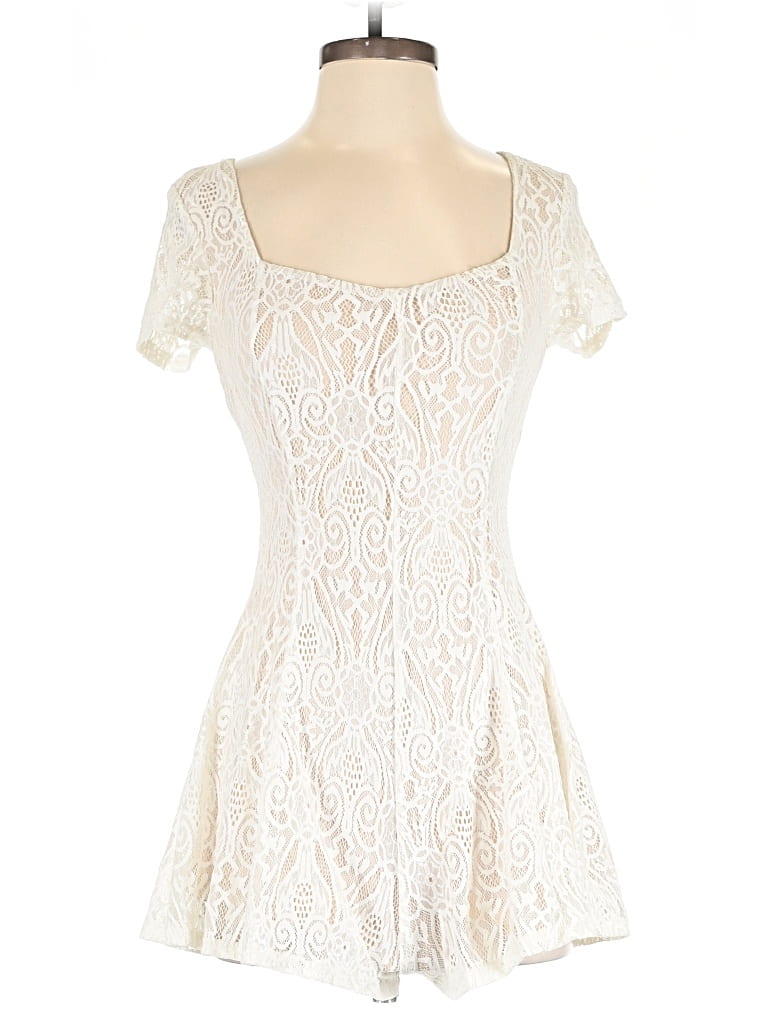 Pre-owned Forever 21 Romper In White