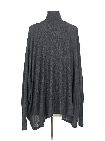 Self Contrast Poncho (view 2)