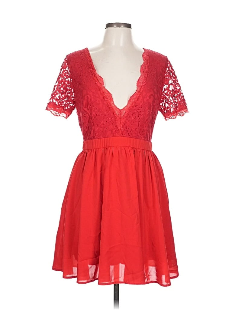 Click to view more detailed imagery on our partner's website Pre-owned Boohoo Cocktail Dress In Red