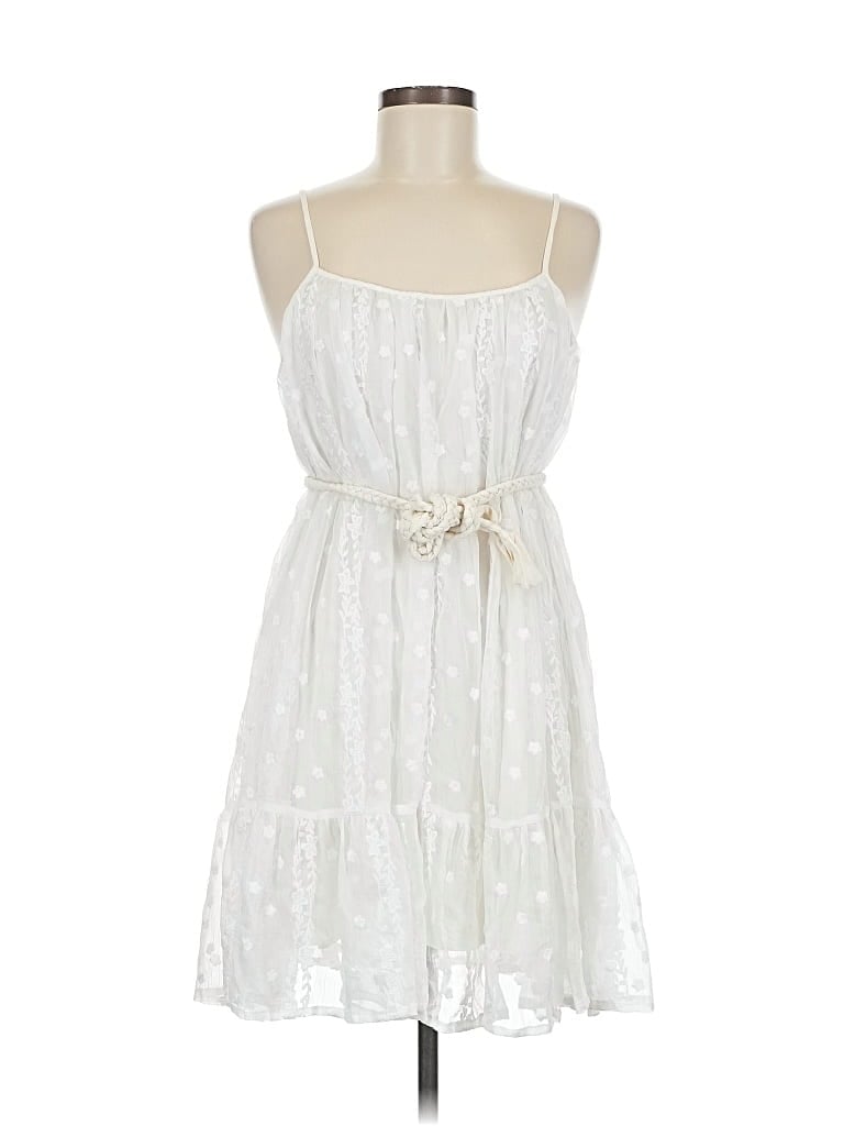 Pre-owned Lulus Sleeveless Top White Strapless Neckline Tops