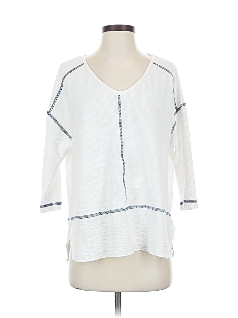 SNO SKINS Pre-owned 3/4 Sleeve Top White V Neck Tops