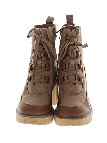 Universal Thread Boots (view 2)