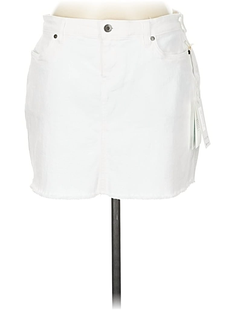 Pre-owned Carve Designs Casual Skirt In White