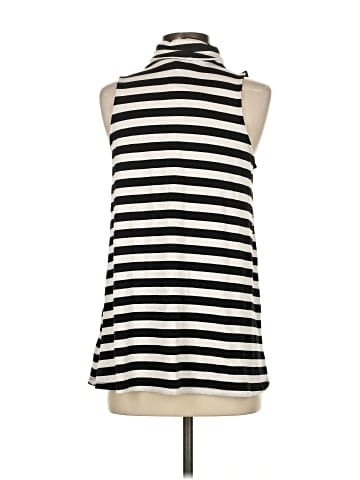 Cupcakes & Cashmere Casual Dress (view 2)