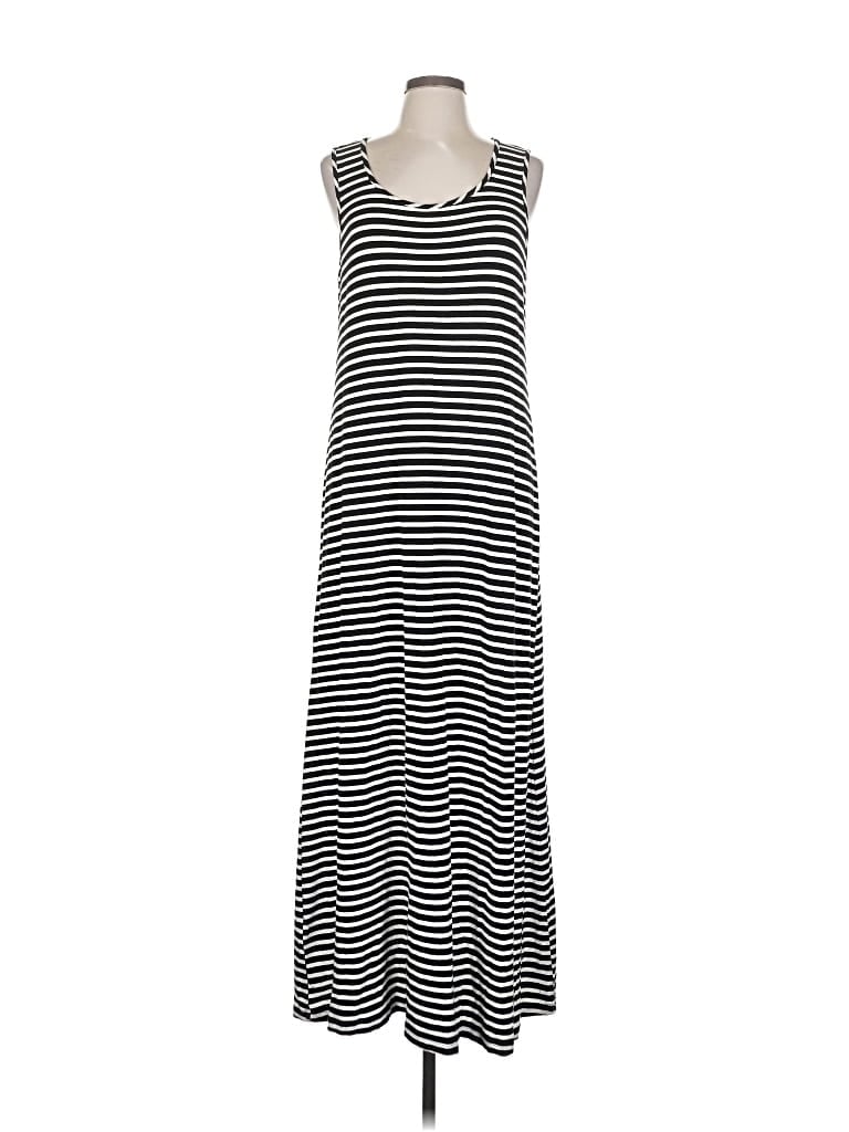 Pre-owned Zenergy By Chico's Casual Dress In Black