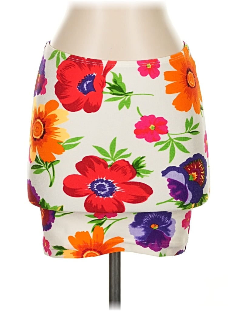 ASSORTED BRANDS Pre-owned Casual Skirt In White