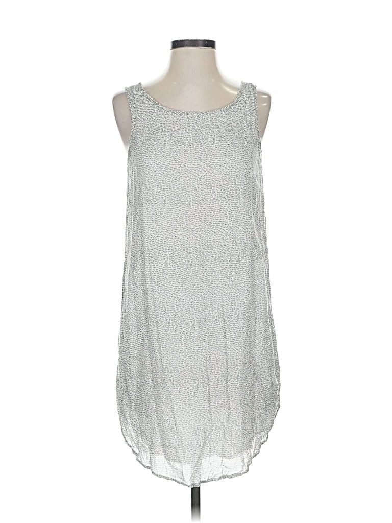Click to view more detailed imagery on our partner's website Pre-owned Bella Dahl Casual Dress In White