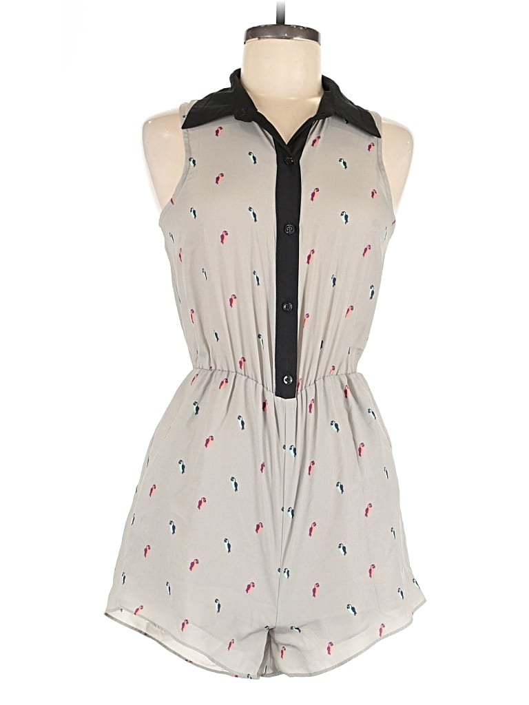 Pre-owned Bcbgeneration Romper In Gray