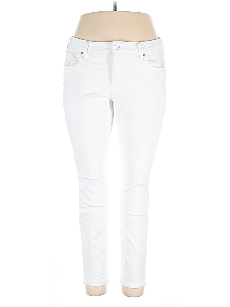 Click to view more detailed imagery on our partner's website Pre-owned Silver Jeans Co. Jeans In White