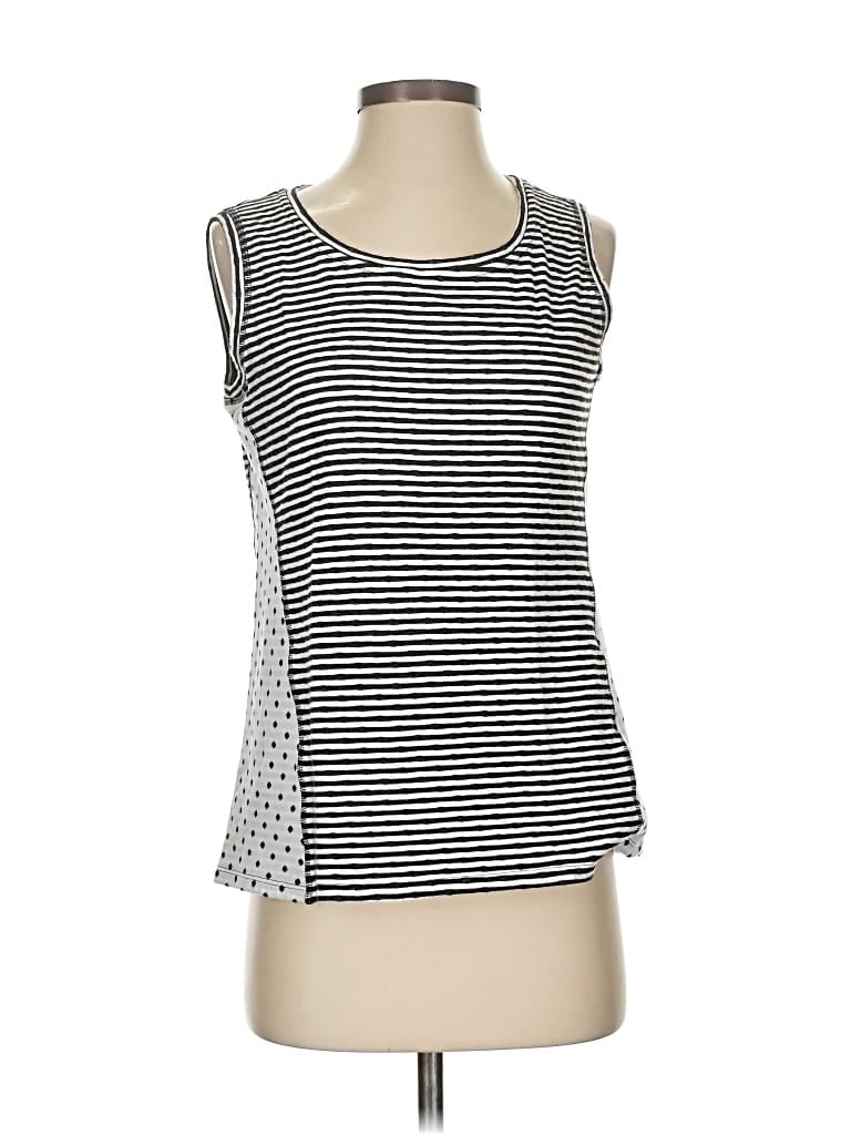 Pre-owned Zenergy By Chico's Sleeveless T-shirt In Black