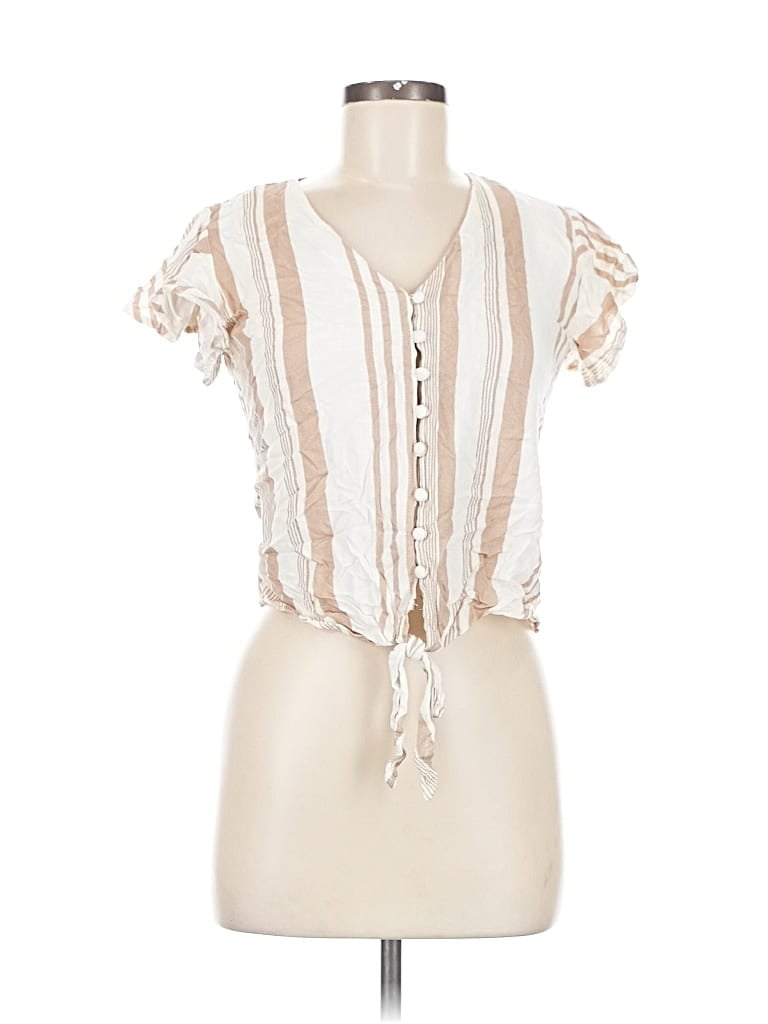 Click to view more detailed imagery on our partner's website Pre-owned Sim & Sam Short Sleeve Blouse In White