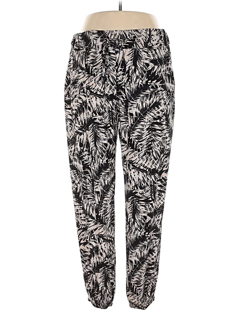 Click to view more detailed imagery on our partner's website Pre-owned Robert Louis Casual Pants In Black