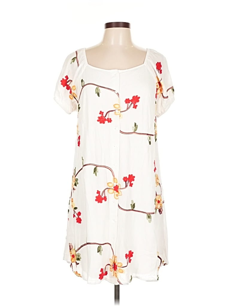 Pre-owned Liv Los Angeles Casual Dress In White