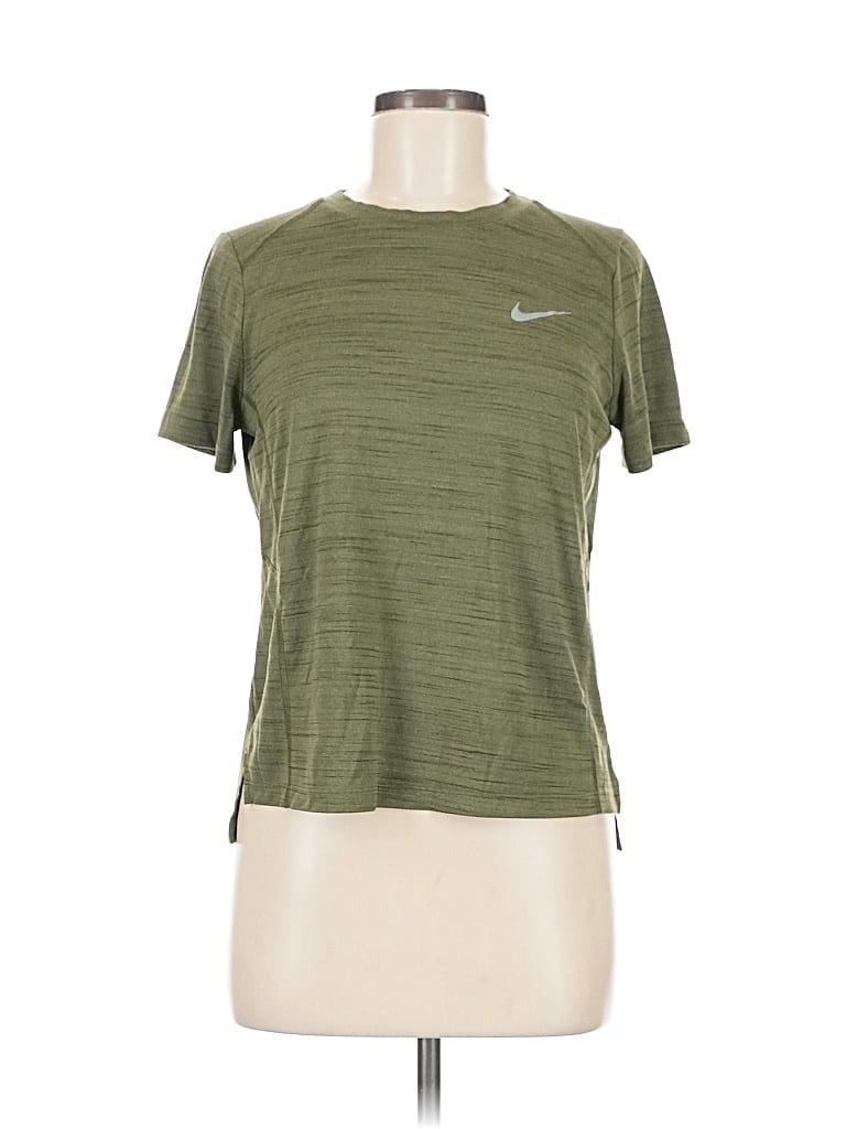 NIKE Pre-owned Active T-shirt In Green