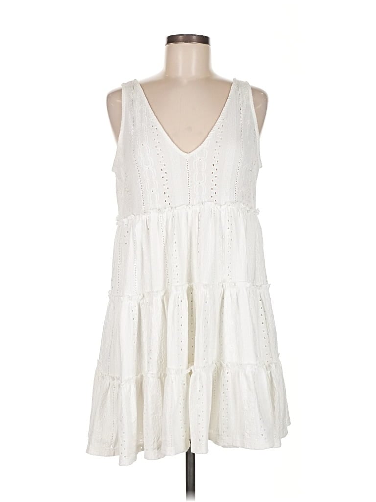 Pre-owned Pull & Bear Casual Dress In White