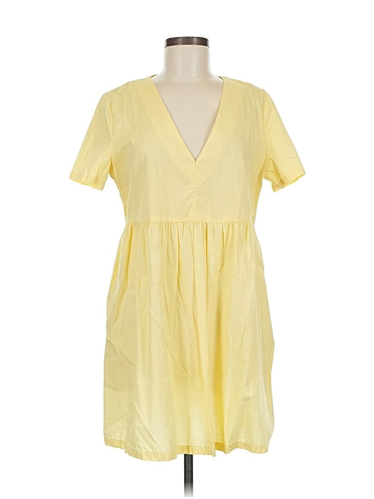 Pre-owned Divided By H&m Casual Dress In Yellow