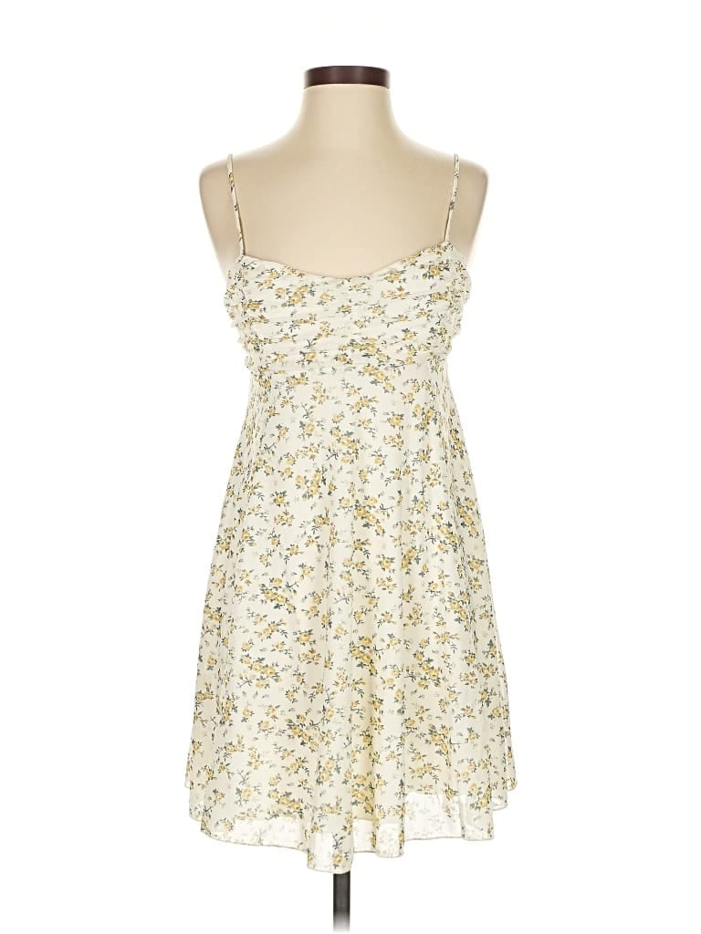 KIRIOUS Pre-owned Casual Dress In White