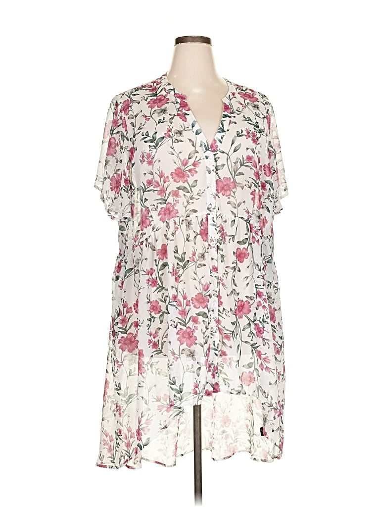 Pre-owned Torrid Short Sleeve Blouse In White