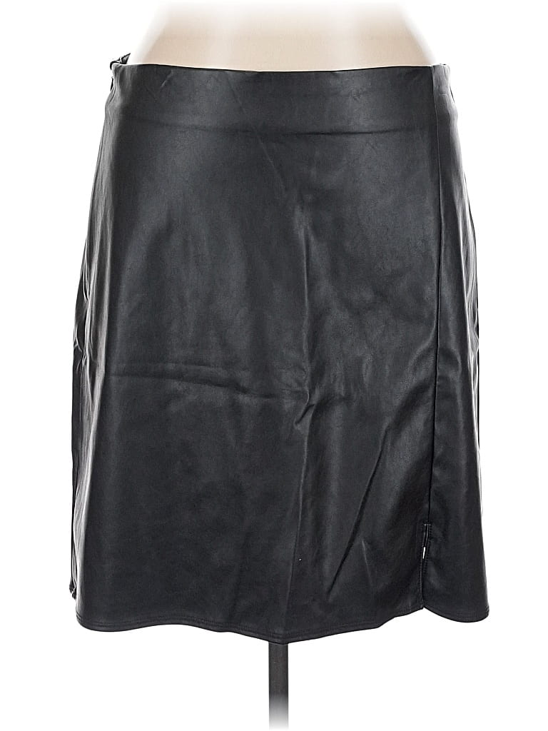 Pre-owned Old Navy Faux Leather Skirt In Black