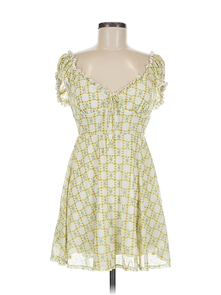 Pre-owned Urban Outfitters Casual Dress In Yellow