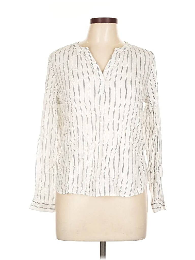 Click to view more detailed imagery on our partner's website Pre-owned Q & A Long Sleeve Blouse In White