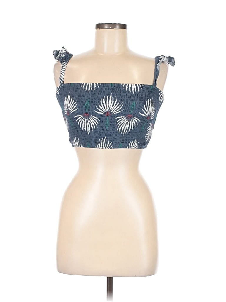 Click to view more detailed imagery on our partner's website Pre-owned Lulus Sleeveless Top Blue Sweetheart Neckline Tops