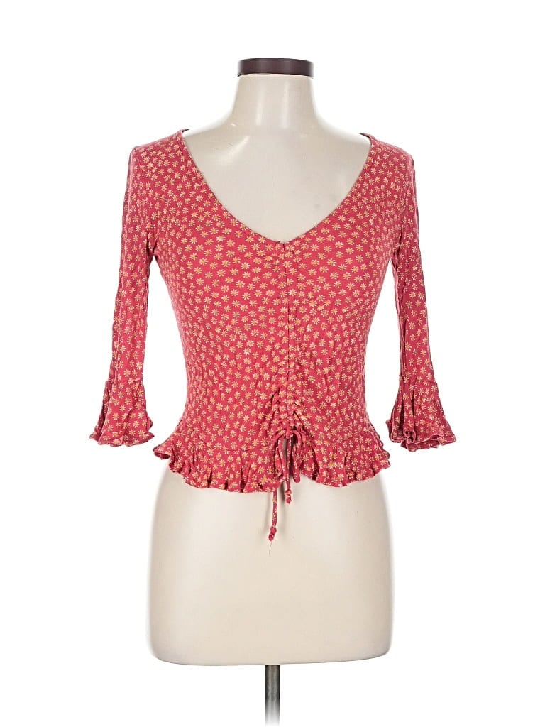 URBAN OUTFITTERS Pre-owned 3/4 Sleeve Top Red Floral Pattern V Neck Tops