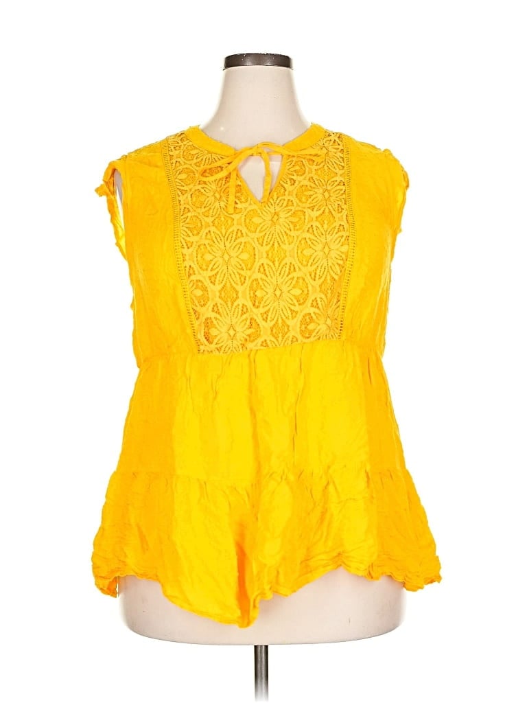 Pre-owned Torrid Sleeveless Blouse In Yellow