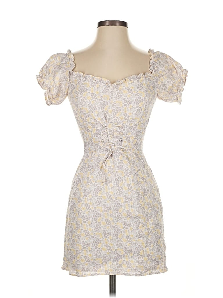 Pre-owned Reformation Casual Dress In White