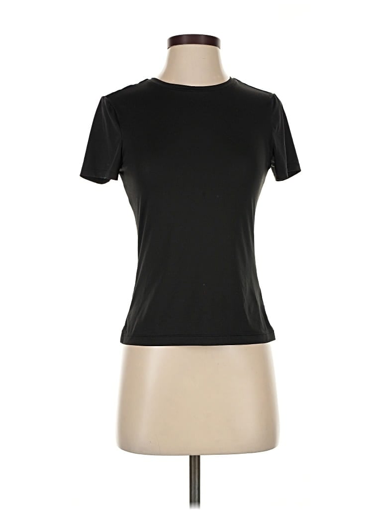 WEEKDAY Pre-owned Active T-shirt In Black