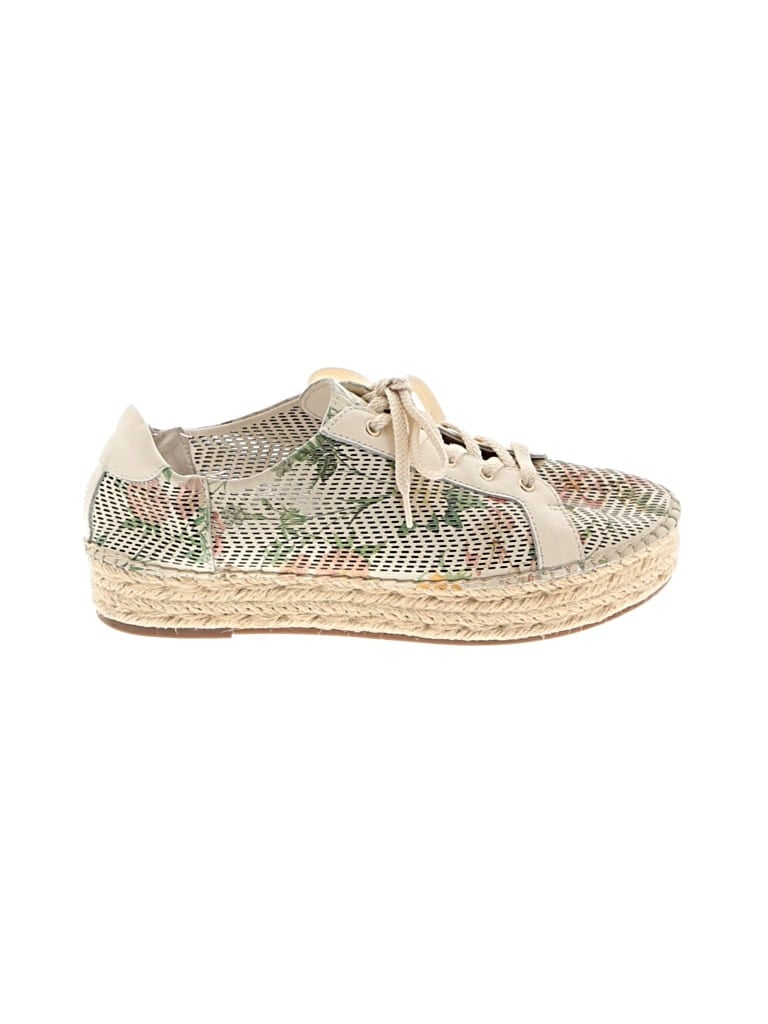 Pre-owned Vince Camuto Sneakers In Green