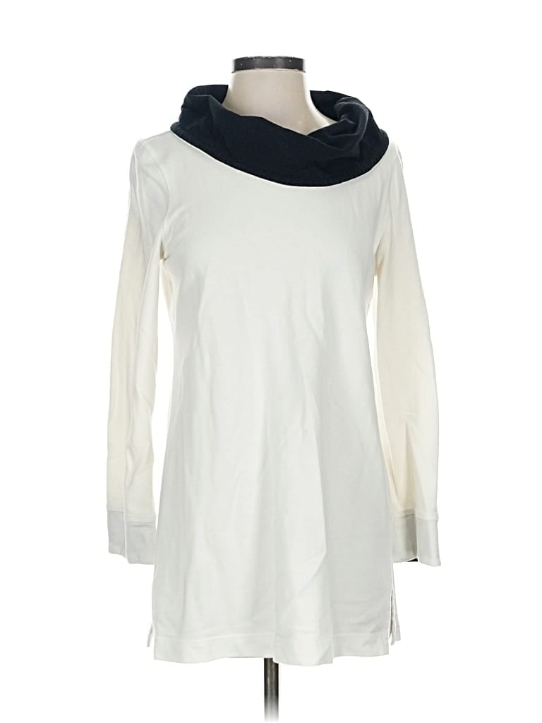 Pre-owned Weekends By Chico's Turtleneck Sweater In White