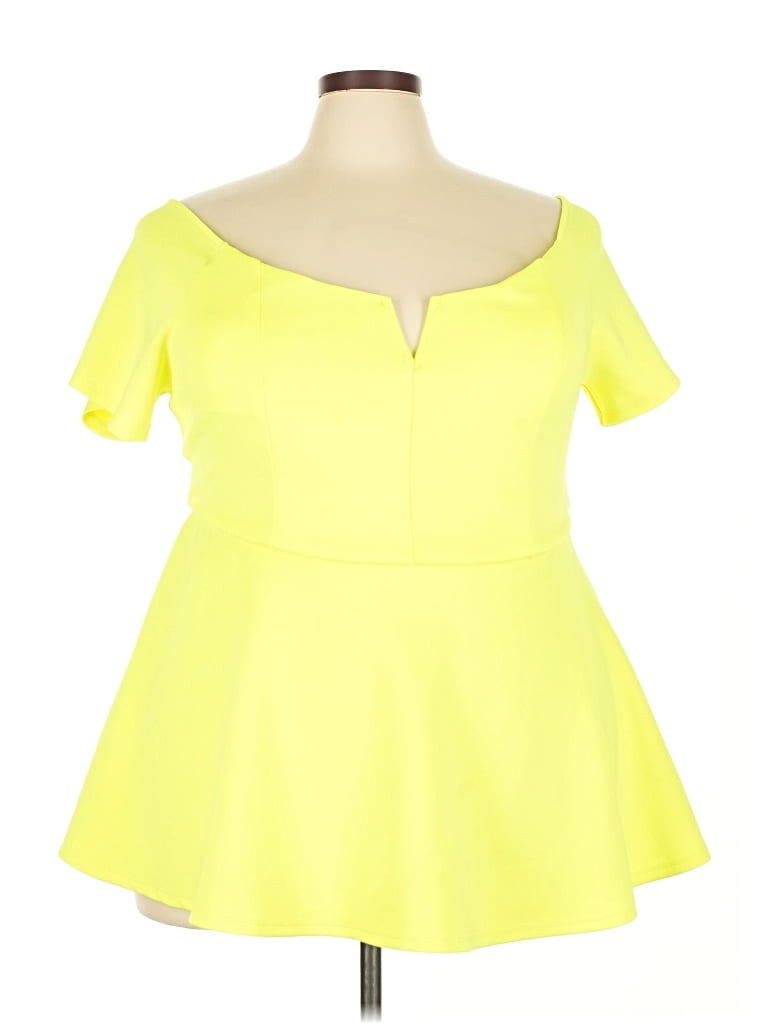 Pre-owned Torrid Short Sleeve Top Yellow Sweetheart Neckline Tops
