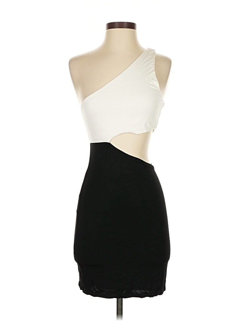 Privacy Please Cocktail Dress In Black