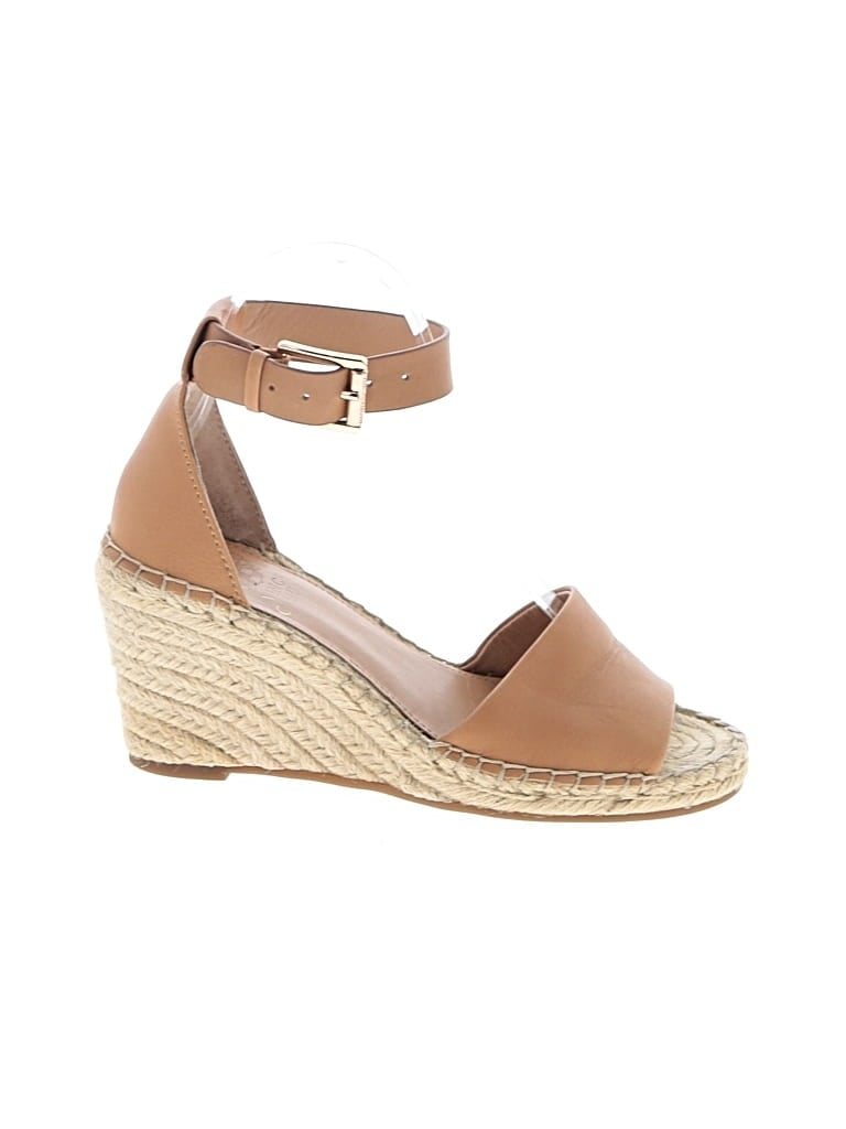 Pre-owned Vince Camuto Wedges In Brown