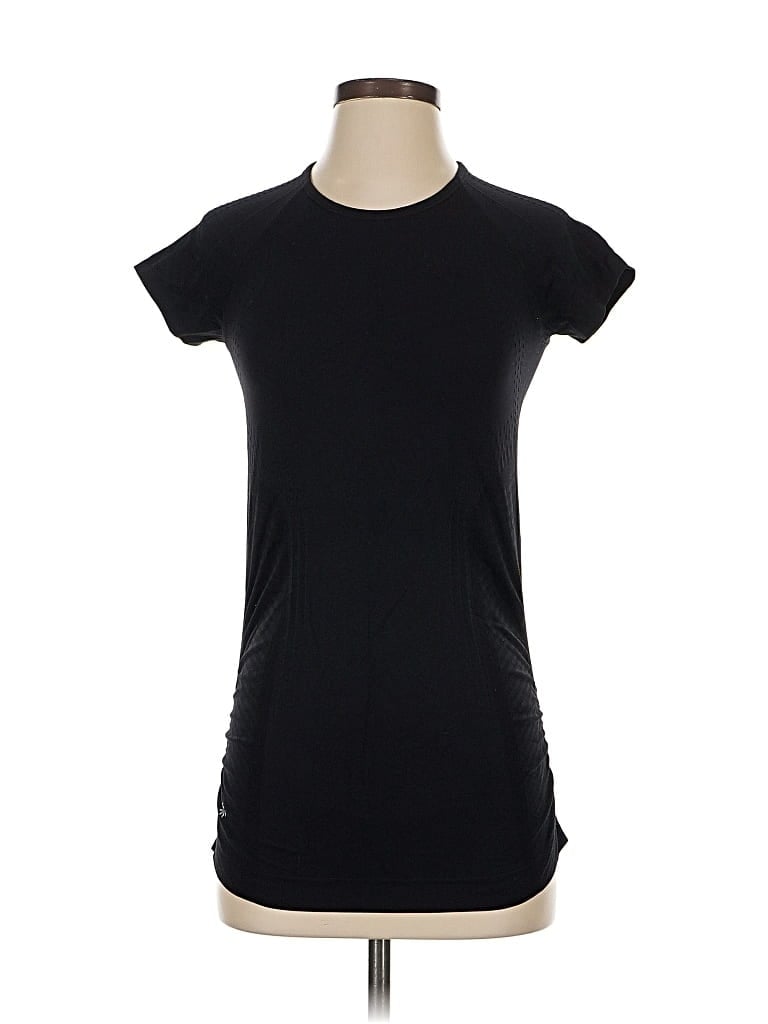 Pre-owned Athleta Short Sleeve T-shirt In Black