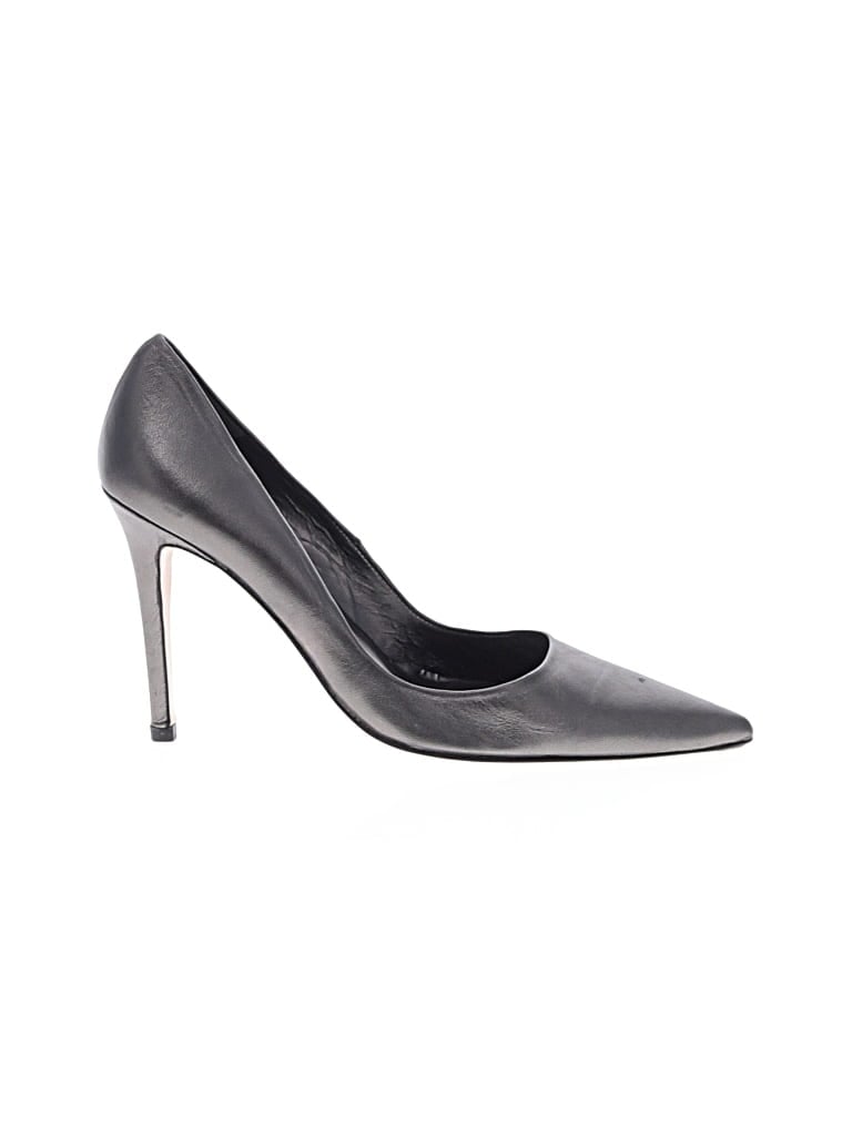 Pre-owned Charles David Heels In Silver