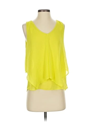 E&M Collection Sleeveless Blouse (view 1)