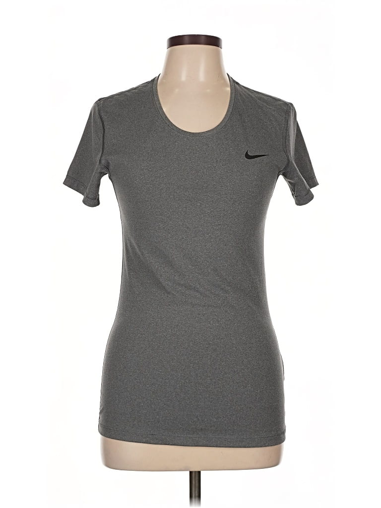 Pre-owned Nike Active T-shirt In Gray