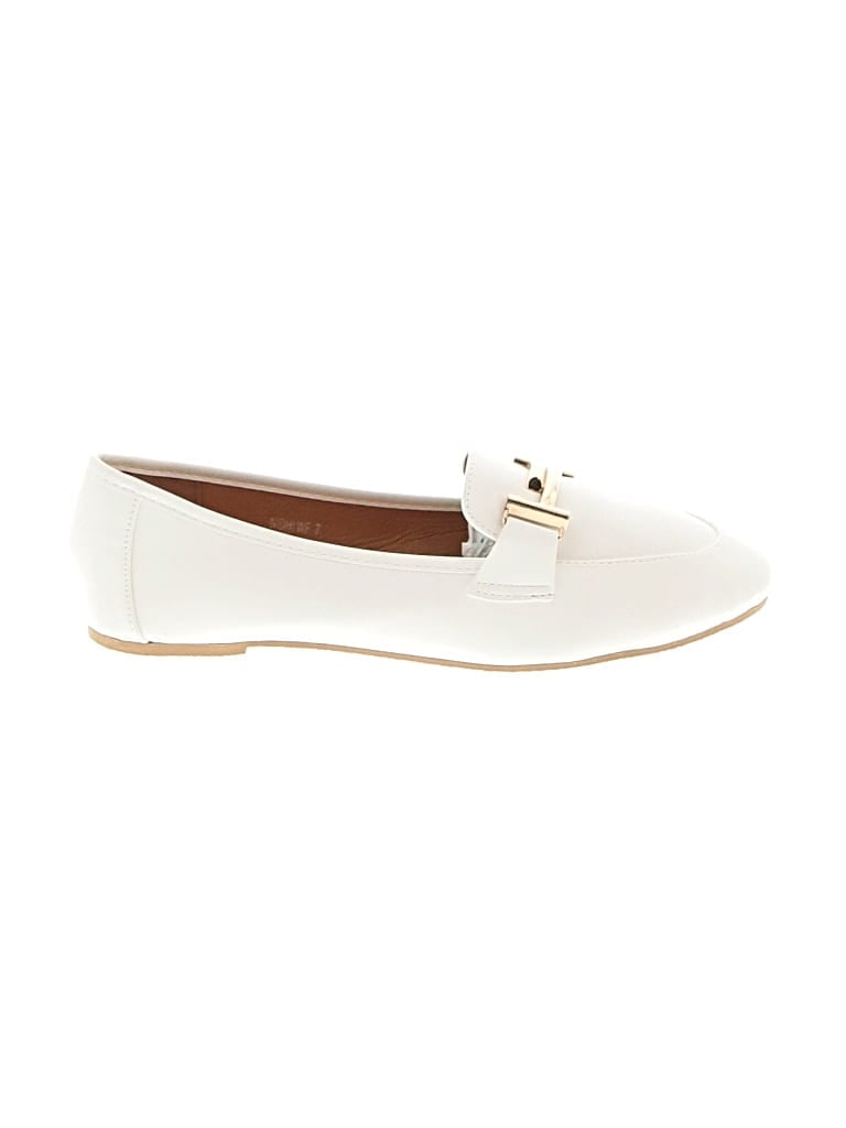 Pre-owned Raid Flats In White