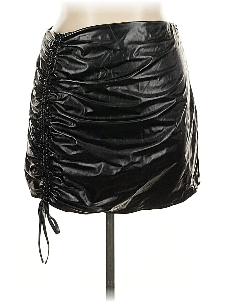 Pre-owned Fashion Nova Faux Leather Skirt In Black