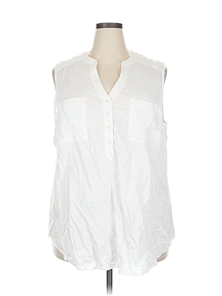 Pre-owned Torrid Sleeveless Button Down Shirt In White