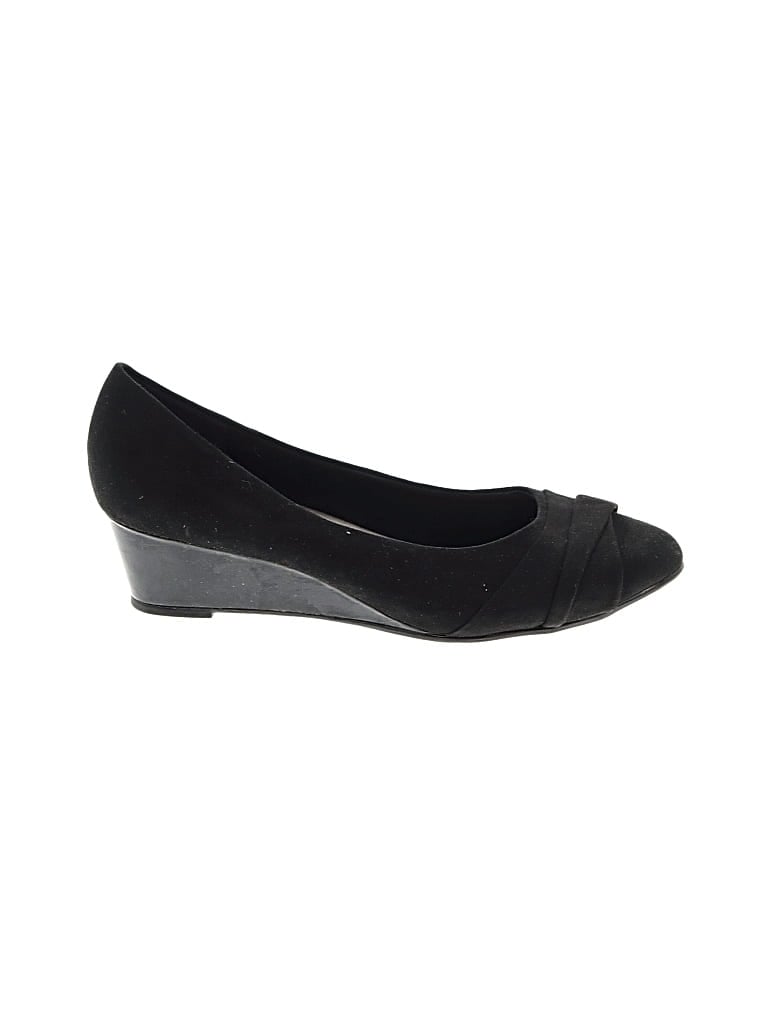 Pre-owned Kelly & Katie Flats In Black